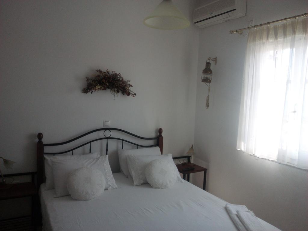 Argilily Studios Kimolos Room photo
